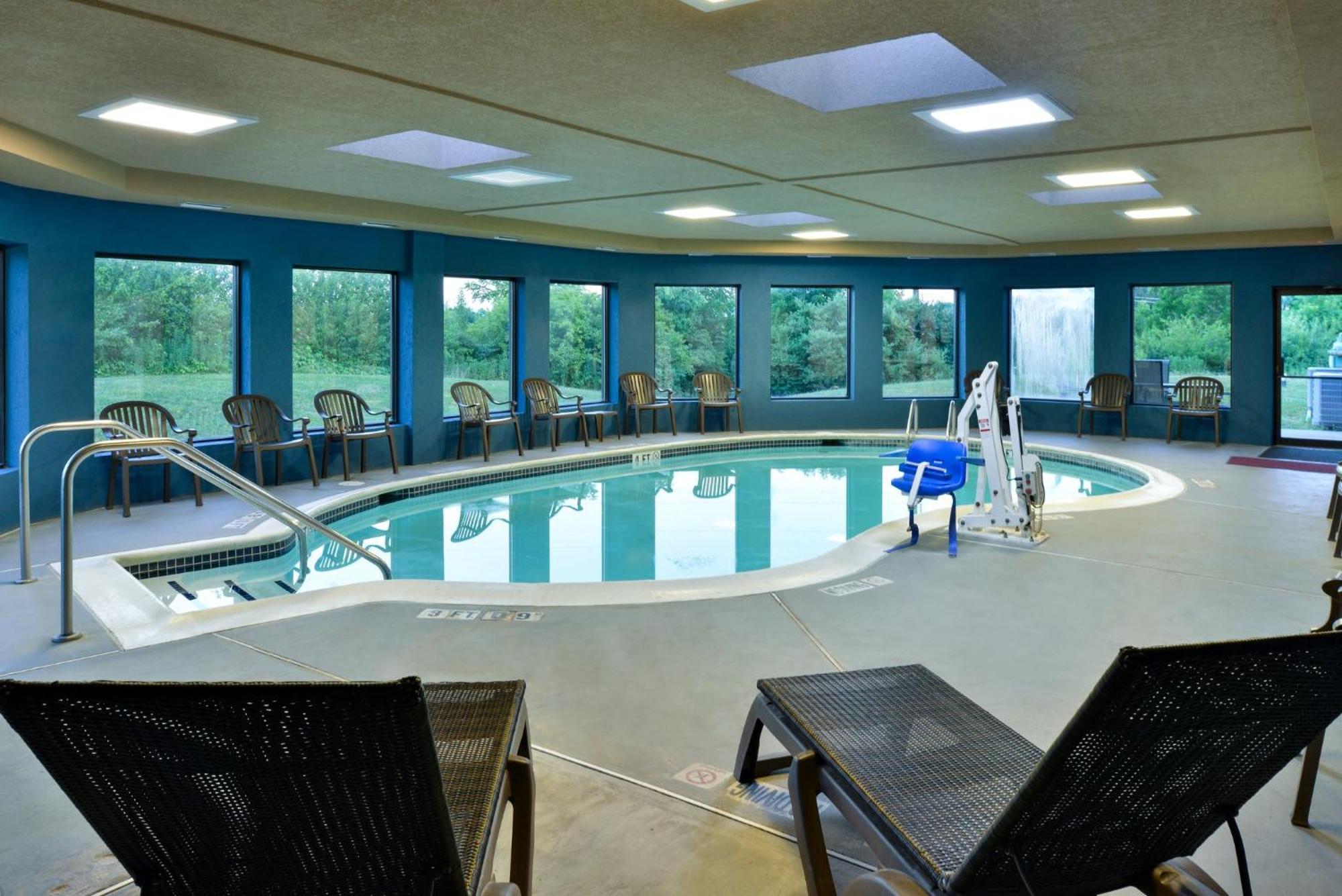 Holiday Inn Express Lewisburg - New Columbia By Ihg Exterior foto