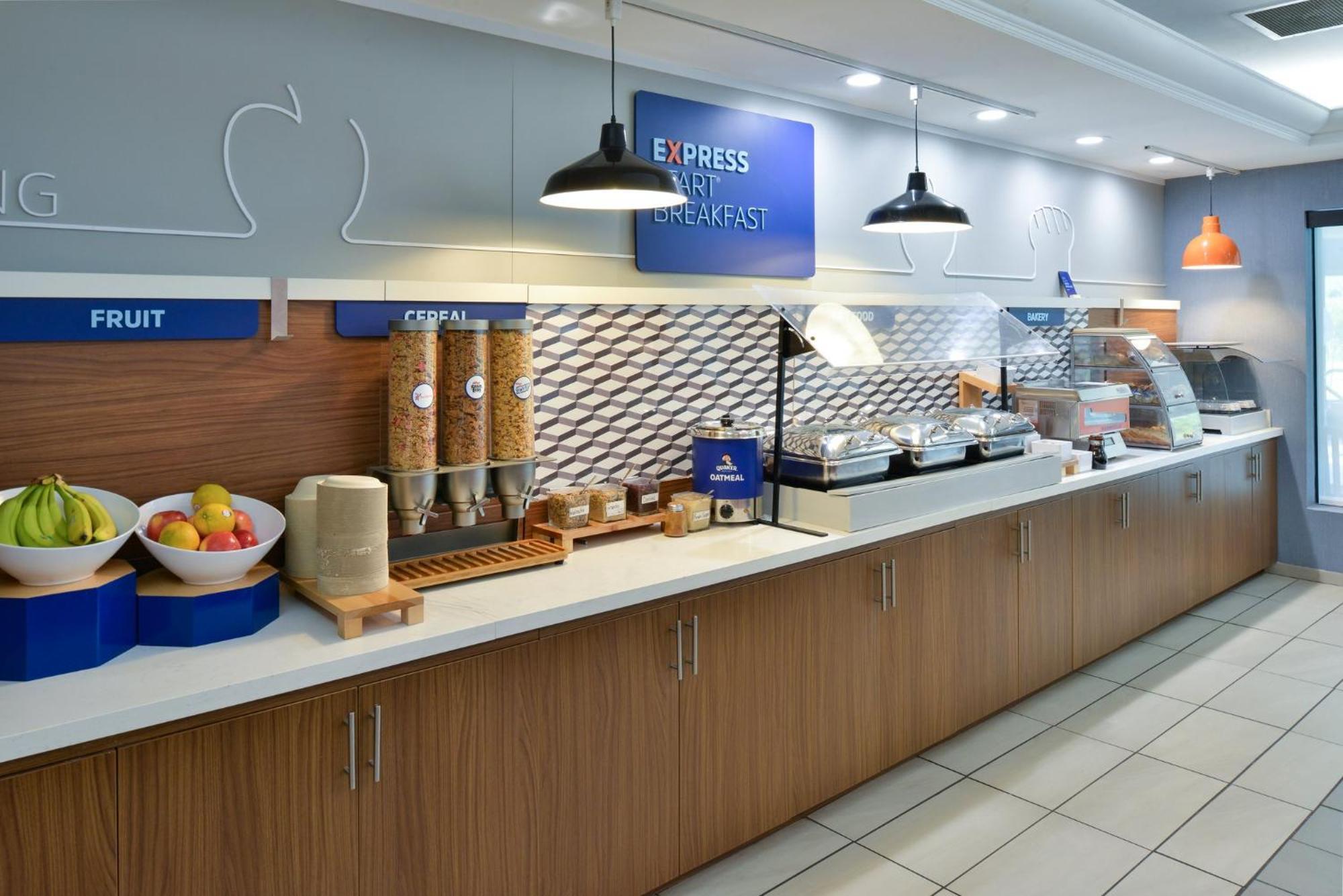 Holiday Inn Express Lewisburg - New Columbia By Ihg Exterior foto